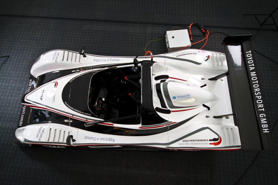  Toyota TMG EV P001 2011 года  (фото 3 из 10)